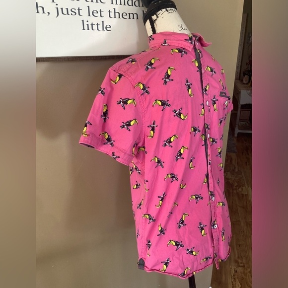 Free planet bird toucan men’s shirt pink size M - Picture 5 of 9